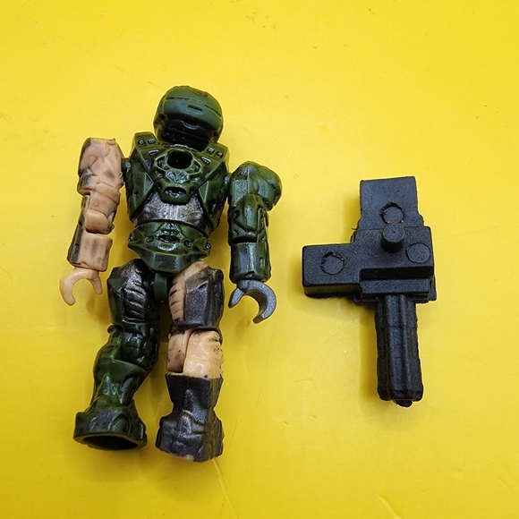 Mega Bloks Halo Green UNSC Spartan Mark VI - 2" - Picture 4 of 5